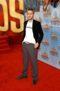 Райан Гослинг (Ryan Gosling) MTV Movie Awards 2005.06.04. - 12xHQ 11a553358554214