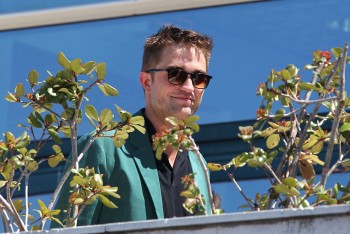 26 Octubre - Más de 400 Fotos nuevas y antiguas de Rob en Cannes para el Photocall de "The Rover"!!! 80f5c1360034290