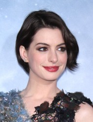 Anne Hathaway - 'Interstellar' premiere in NYC 11/3/14  3c1106362369708