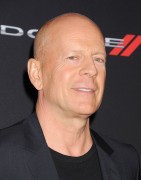 Брюс Уиллис (Bruce Willis) Sin City A Dame to Kill For Premiere, TCL Chinese Theater, 2014 - 70xHQ 03c193381274950