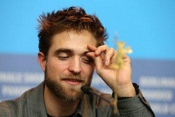 12 Marzo - Nuevas / Antiguas imágenes de Rob en la Berlinale, en HQ y UHQ!!! (Parte 2) 1f8004395435090