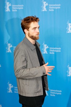 12 Marzo - Nuevas / Antiguas imágenes de Rob en la Berlinale, en HQ y UHQ!!! (Parte 1) 486140395434309