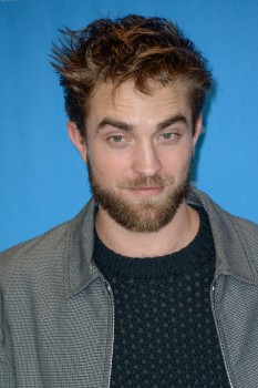 12 Marzo - Nuevas / Antiguas imágenes de Rob en la Berlinale, en HQ y UHQ!!! (Parte 1) 72999b395435791