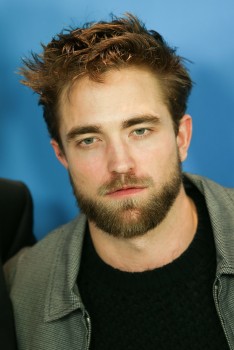 12 Marzo - Nuevas / Antiguas imágenes de Rob en la Berlinale, en HQ y UHQ!!! (Parte 1) 90ab4b395436212