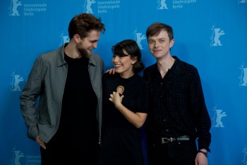 12 Marzo - Nuevas / Antiguas imágenes de Rob en la Berlinale, en HQ y UHQ!!! (Parte 1) 9b806f395438070