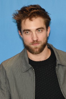 12 Marzo - Nuevas / Antiguas imágenes de Rob en la Berlinale, en HQ y UHQ!!! (Parte 1) E8d480395434471