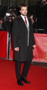 12 Marzo - Nuevas / Antiguas imágenes de Rob en la Berlinale, en HQ y UHQ!!! (Parte 3) 15190f395441999