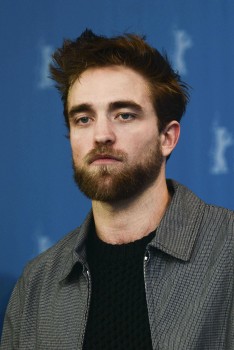 12 Marzo - Nuevas / Antiguas imágenes de Rob en la Berlinale, en HQ y UHQ!!! (Parte 1) A8fa57395451385