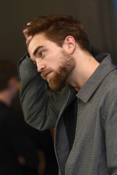 12 Marzo - Nuevas / Antiguas imágenes de Rob en la Berlinale, en HQ y UHQ!!! (Parte 1) C6d121395453289