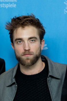 12 Marzo - Nuevas / Antiguas imágenes de Rob en la Berlinale, en HQ y UHQ!!! (Parte 1) E5aa59395452518