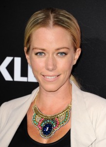 Kendra Wilkinson - 'Dead Rising: Watchtower' Premiere in Cul 52c4d2396696092