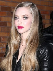 Amanda Seyfried - 'The Daily Show' (leaving) in NYC 03/17/20 2cec41398041448