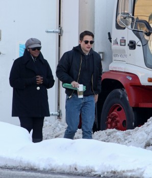 19 Febrero - Nuevas fotos de Rob y Dane Dehann llegando al set de "Life"!!! 5b503e309001300