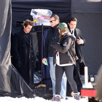 19 Febrero - Nuevas fotos de Rob y Dane Dehann llegando al set de "Life"!!! 4ea20e309053236