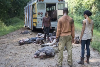 Photos promos saison 4 The Walking Dead - Page 3 B166e5309542859