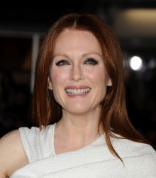 Julianne Moore - 'Non-Stop' premiere in LA 2/24/14  B07c49310446038