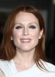 Julianne Moore - 'Non-Stop' premiere in LA 2/24/14  650ef6310450244