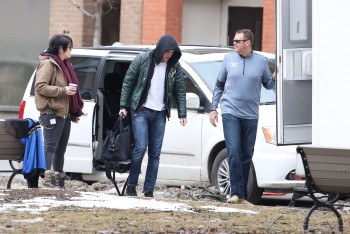 15 Marzo - Nuevas fotos de Rob en el set de "Life" !!!! 4cfbd3314486775