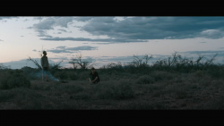 17 Abril - Capturas y Gifs del trailer de "THE ROVER"!!! 59a237321336549