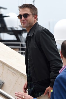 19 Mayo - Rob en el Photocall de Maps to the Stars en el Festival de Cine de Cannes 2014!!!! 8650a2327473439