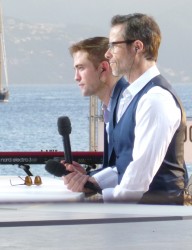 1 Junio - Geniales Imágenes y Video Fan de Rob en Cannes!!!! 286959330420516