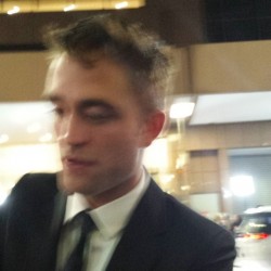 7 Junio - Nuevas imágenes y videos de la Premiere de The Rover en el Festival de Cine de Sydney, Australia!!! C0ff69331492458