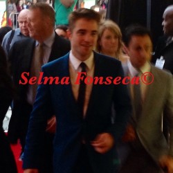 13 Junio - Más de Rob en la Premiere de The Rover en LA!!! 11db63332777542