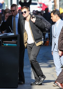 13 Junio - Rob en Jimmy Kimmel Live!!! (12 Junio) 3dffa7332805232