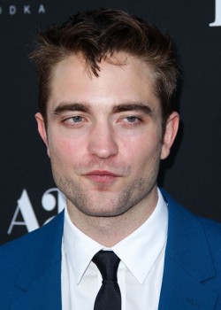 16 Junio - Rob en la Alfombra Roja de la Premiere de The Rover en LA - Parte 2!!!! 5632a5333025840