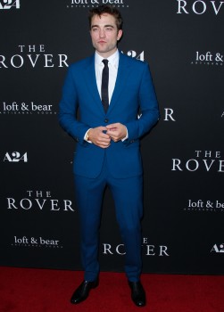 16 Junio - Rob en la Alfombra Roja de la Premiere de The Rover en LA - Parte 2!!!! 6d1815333024369