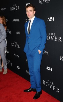 16 Junio - Rob en la Alfombra Roja de la Premiere de The Rover en LA - Parte 2!!!! 8b12cb333030044