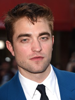 16 Junio - Rob en la Alfombra Roja de la Premiere de The Rover en LA - Parte 2!!!! 9e08f1333031132