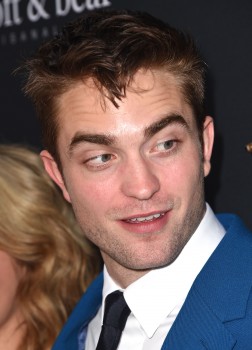 16 Junio - Rob en la Alfombra Roja de la Premiere de The Rover en LA - Parte 2!!!! B72ac1333030849