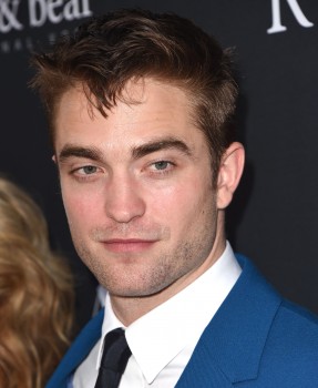 16 Junio - Rob en la Alfombra Roja de la Premiere de The Rover en LA - Parte 2!!!! F1081b333030320