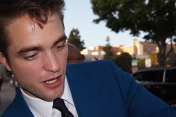 29 Junio - Más de 190 Fan Fotos de Rob de la premiere de "The Rover"!!! 3757e7335010016