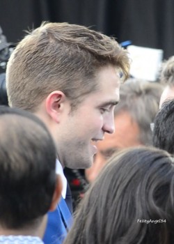 29 Junio - Más de 190 Fan Fotos de Rob de la premiere de "The Rover"!!! 9412ab335012251