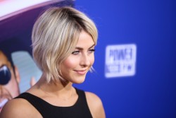 Julianne Hough @ Los Angeles Premiere 'Let's Be Cops' - Augu B80a03343746883