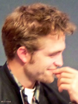 10 Agosto - Más Fotos Fan de Robert en The Rover Q&A 'Meet The Filmmakers' At The Apple Store!!! 44ec36344048172