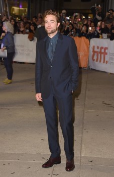 10 Septiembre - Rob en la Premiere de MTTS en TIFF!!! E6d632350341161