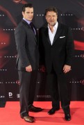 Расселл Кроу (Russell Crowe) Man of Steel (El Hombre de Acero) premiere at the Capitol cinema in Madrid, 17.06.13 (46xHQ) 77b1c0358749381