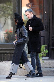 3 Noviembre - Nuevas fotos HQ de Rob y FKA Twigs en Toronto ayer!!! ( 2 Noviembre) * AÑADIDAS + IMÁGENES * 24b57e362054045