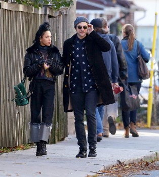 3 Noviembre - Nuevas fotos HQ de Rob y FKA Twigs en Toronto ayer!!! ( 2 Noviembre) * AÑADIDAS + IMÁGENES * 5b47a4362054830