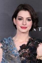 Anne Hathaway - 'Interstellar' premiere in NYC 11/3/14  732a8e362366954