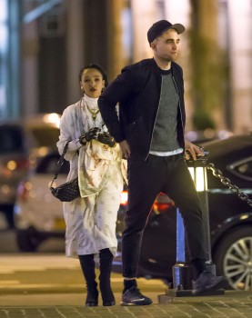 8 Noviembre - Nuevas imágenes HQ de Rob y FKA Twigs en New York!!! (5 Noviembre) Cde9a2362878458