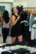  Kelly Brook - Shopping and Dining in Los Angeles - 11/08/20 3b46c9363200029