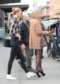 Taylor Swift Shopping in NYC 11/12/14 Ac731e363967298