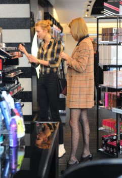 Taylor Swift Shopping in NYC 11/12/14 Fd13b1363966600