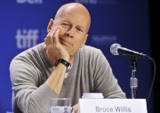 Брюс Уиллис (Bruce Willis) Looper Press Conference during the 2012 Toronto International Film Festival in Toronto,06.09.2012 - 41xHQ 0b7072381288043