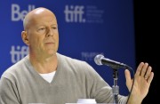 Брюс Уиллис (Bruce Willis) Looper Press Conference during the 2012 Toronto International Film Festival in Toronto,06.09.2012 - 41xHQ 717827381288164