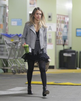 Jessica Alba Shopping in LA 1/13/15  79b67c381698773